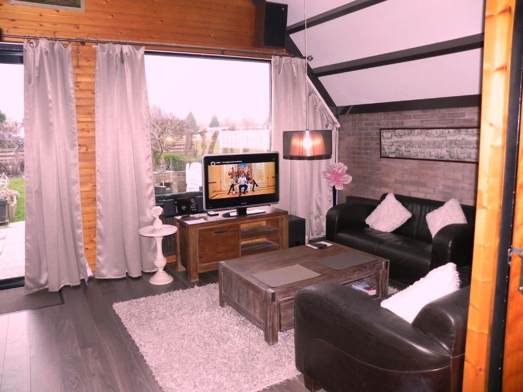 Lovely Bungalow till 6 persons near Amsterdam and the Sea room 2